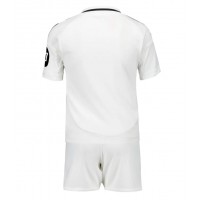 Camiseta Real Madrid Primera Equipación Replica 2024-25 para niños mangas cortas (+ Pantalones cortos)